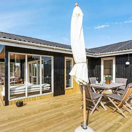 3 Bedroom Amazing In Prázdninový dům *